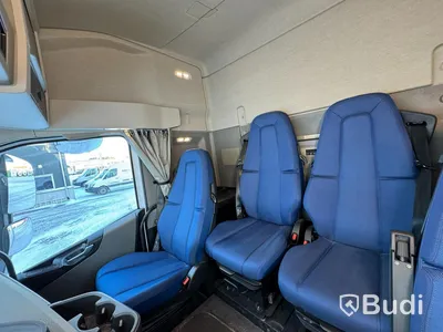 Lastbil Volvo FH 500 Yrkesutbildning Fjärrbil | 2022 | Automat | Öppningsbar sida | Nypris ca 2 800 000