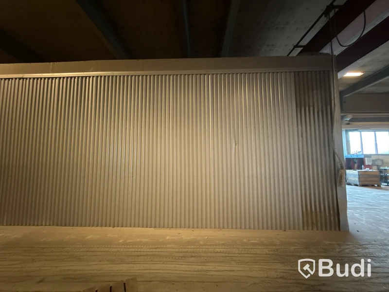 Lack- & blästerbox med utrustning - 8x16 m med dubbla portar