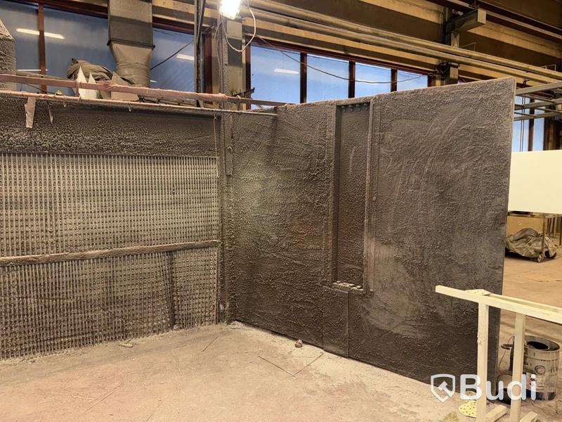 2 st lackeringsboxar med färgpump