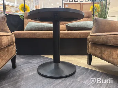 2 armchairs, sofa & coffee table