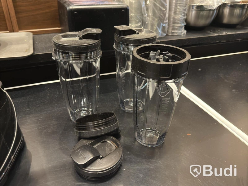 2 x Ninja TB301EU blenders