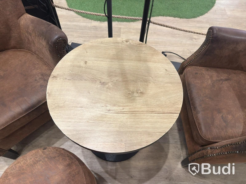2 armchairs, table & pouf
