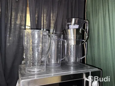 Lot of restaurant equipment