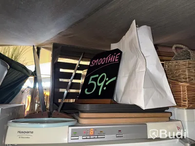 Lot of restaurant equipment