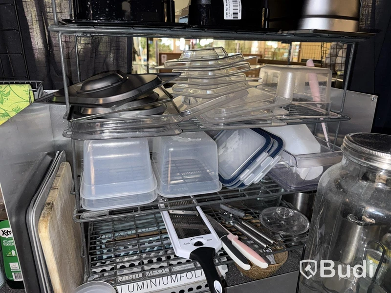 Lot of restaurant equipment