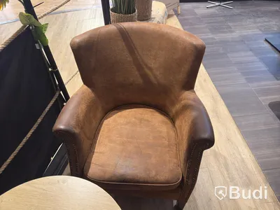 2 armchairs, table & ottoman