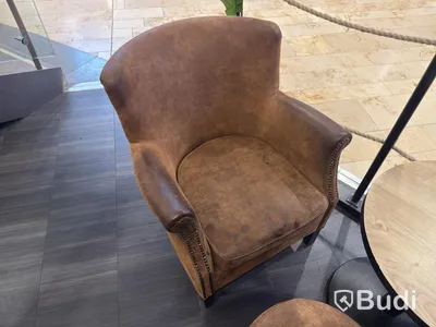 2 armchairs, table & pouffe