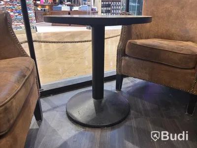 2 armchairs, table & pouffe