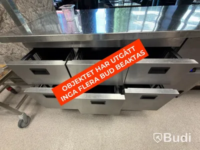 Refrigerated counter with 6 drawers