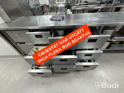 Haglund Refrigerated Counter with 9 Drawers