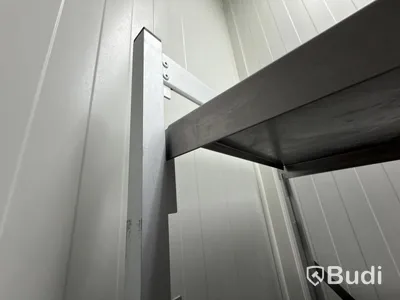 Rostfria hyllor 4 sektioner
