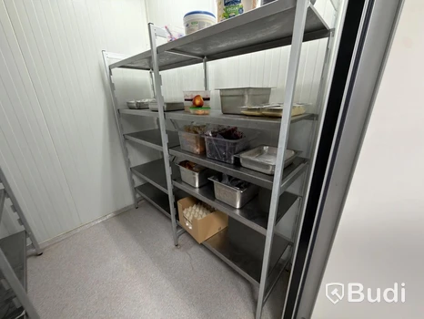 Rostfria hyllor 4 sektioner