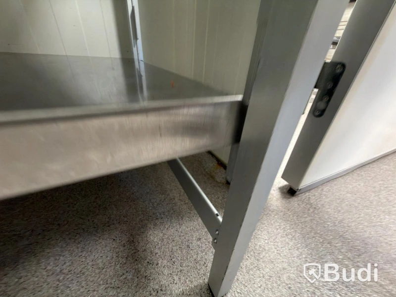 Stainless steel shelving, 4 sections