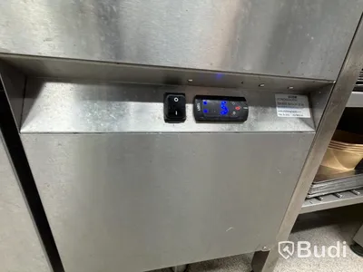 Refrigerated counter with 6 drawers