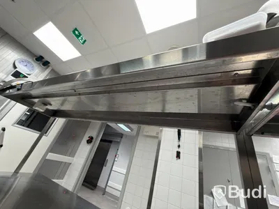 2 st Rostfri bänkar sammankopplade en med ho, el dragen