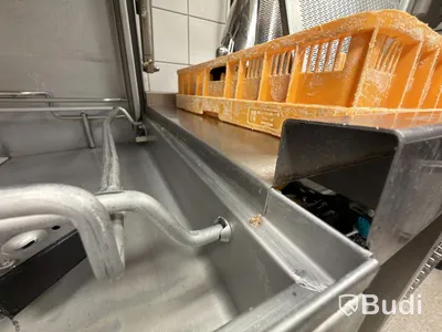 Diskbänk med stor vask avsköljningssektion mellansektion