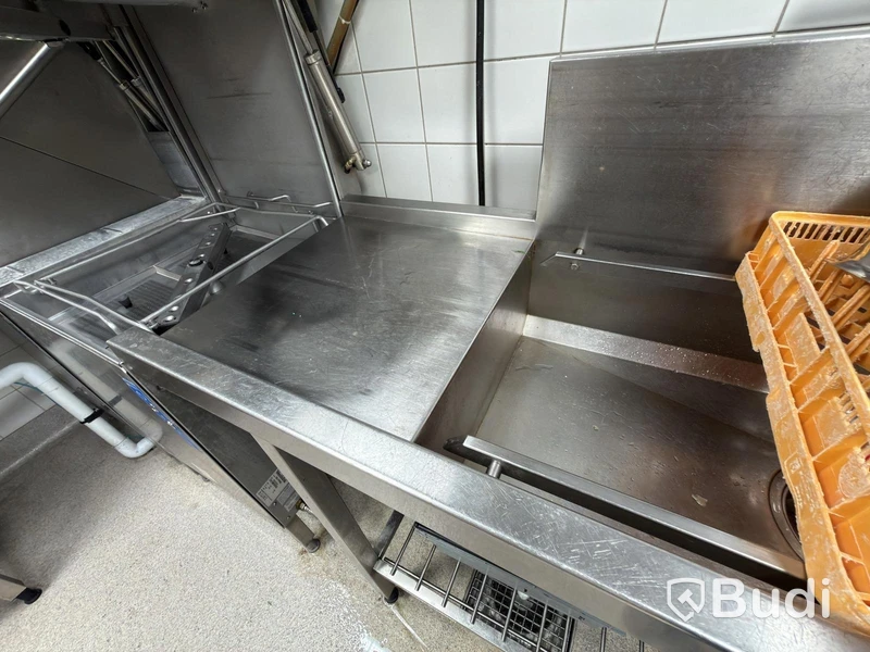 Diskbänk med stor vask avsköljningssektion mellansektion