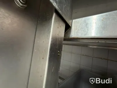Diskbänk med stor vask avsköljningssektion mellansektion