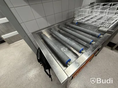 Rostfri Avrinningsyta med rullbanor för tvättbackar