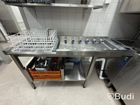 Rostfri Avrinningsyta med rullbanor för tvättbackar
