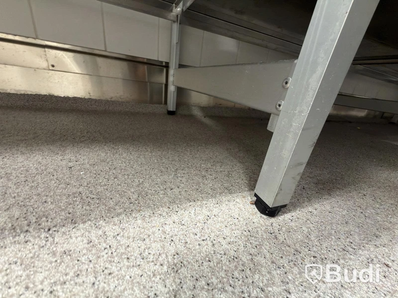 Stainless steel shelving system with 6 sections