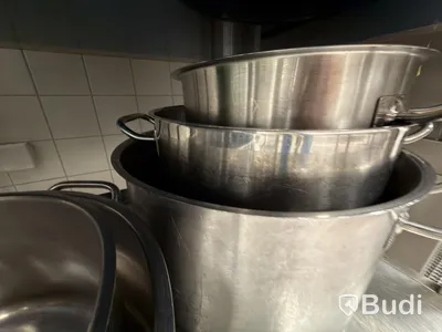 Assorted stainless steel saucepans