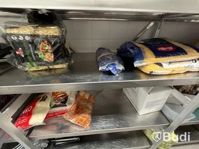 Parti blandade torrvaror, mat, kryddor, mjöl, pasta