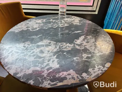 Round marble dining table incl. 3 chairs