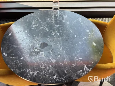 Round marble table incl. 2 chairs
