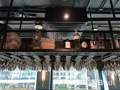 Lot of assorted glassware