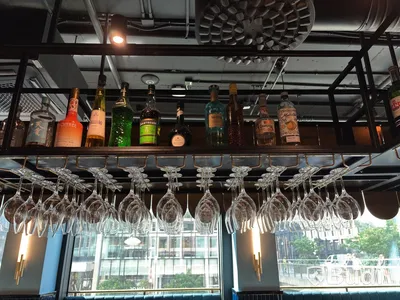 Lot of assorted glassware