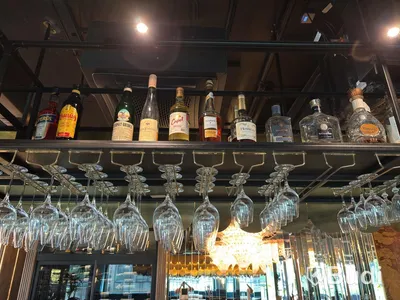 Lot of assorted glassware