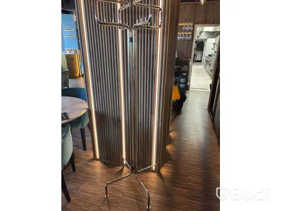 6 Clothes Hangers