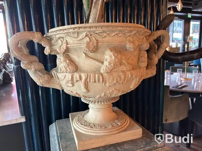 2 Pedestals incl. Plant