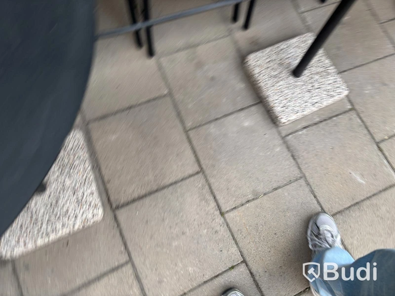 Parti med stolar och bord - utemöbler