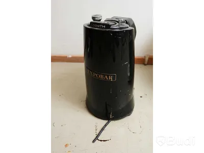 Espressomaskin 2 st och 1 st varm choklad maskin. Ej funktionstestad. Troligen defekt. För reservdelar.