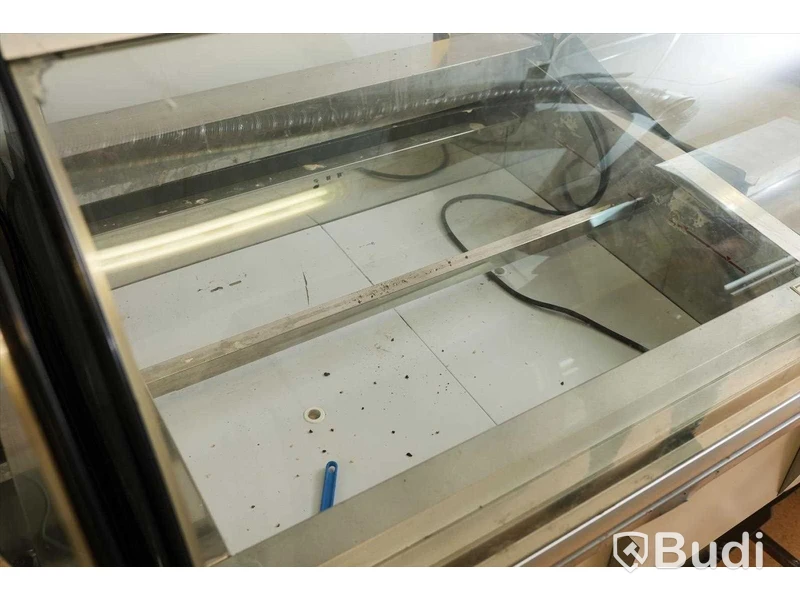Glasskyl för 8 kantiner
