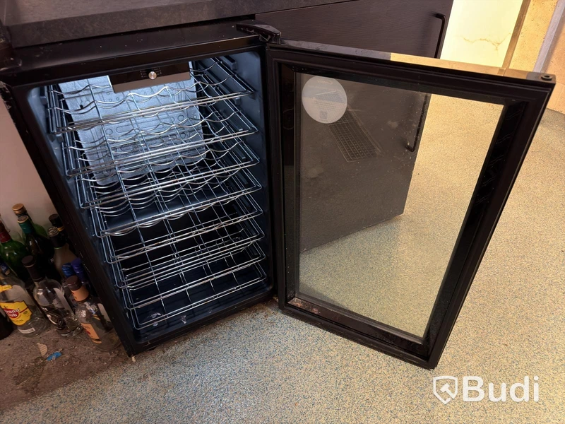 Candy Wine Cooler CWC 150 EM/N, 121 L