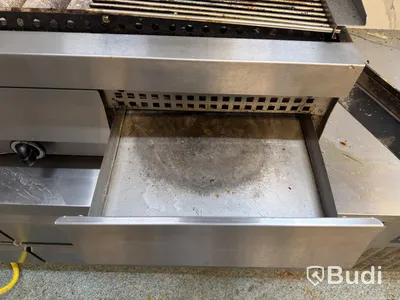 Gas-powered water grill / commercial grill
