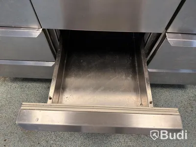 Refrigerated prep counter with 9 drawers and GN well