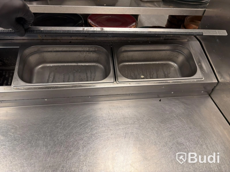 Refrigerated prep counter with 9 drawers and GN well
