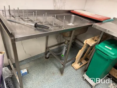 3 st. rostfria bänkar samt hyllor