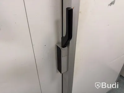 Walk-in cooler with refrigeration unit and shelving