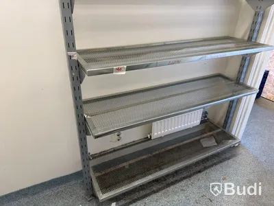 Metal shelving unit