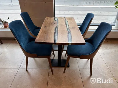Lot of tables and chairs