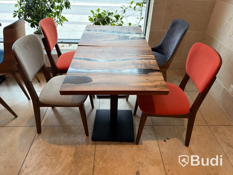 Lot of tables and chairs