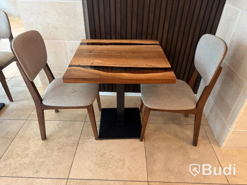 Lot of tables and chairs