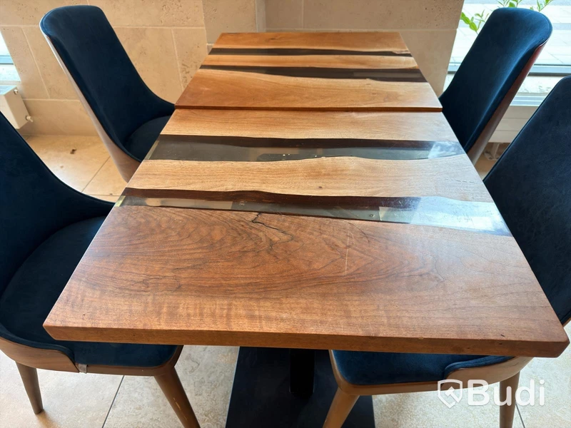 Lot of tables and chairs