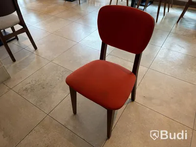 Lot of tables and chairs
