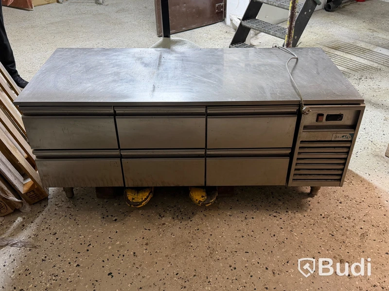 Low refrigerated counter, Mercatus U1-1600, 160 cm (defective)